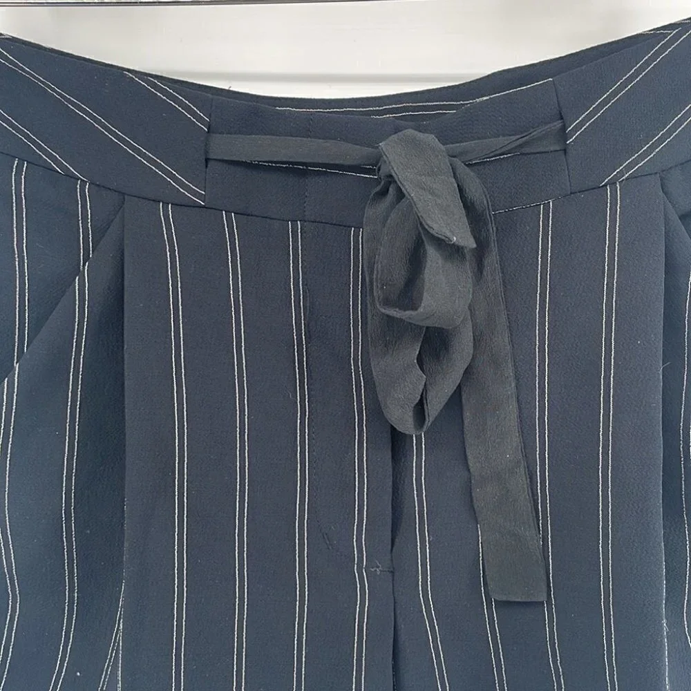 𝅺aritzia Wilfred pinstripe tie front shorts sz 2